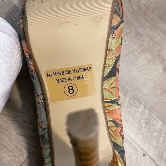 Women’s Peep Toe Heels Size 8 - Picture 5 of 5